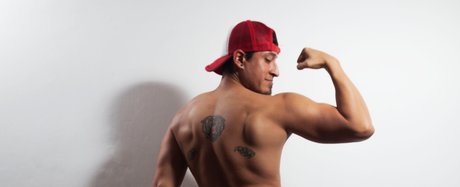 GuivernoStud erwachsene nackte bild