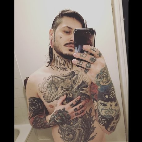 Christ Rotted hd nackte fotos