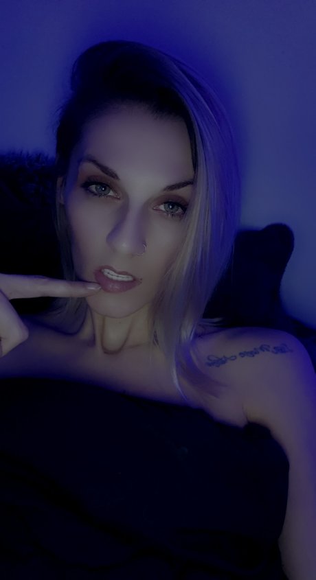 Harley Monet schöne fotos