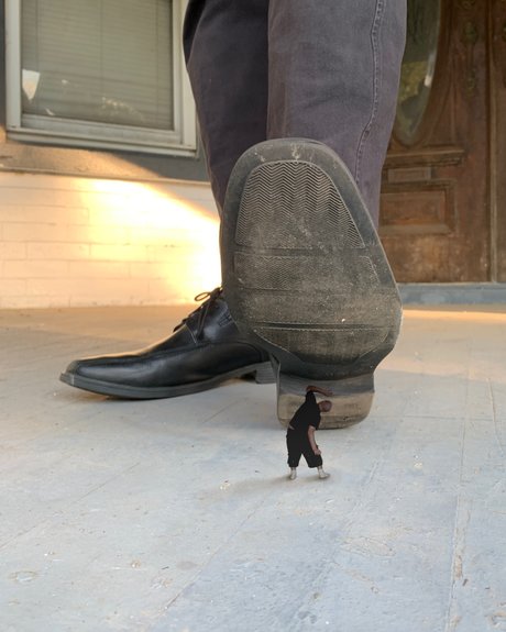 Giant God Robert exklusive hd bilder