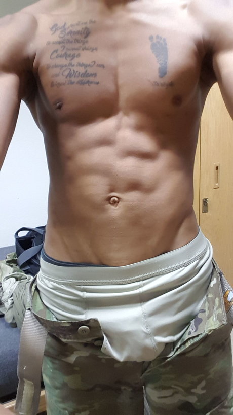 King gene pornostar perfekte bilder