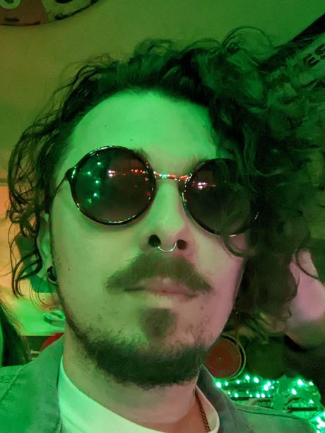 Trashcan Wallace perfekte nackt archiv