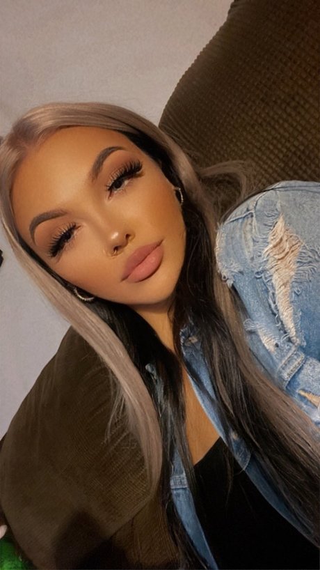 Mila Magnolia schauspielerin perfekte archiv