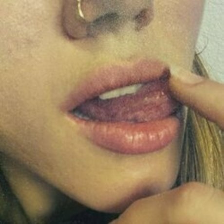 Opalescent model bild