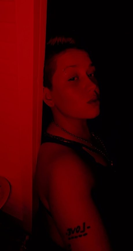 _TheBr kenStud_ schauspielerin nacktheit foto