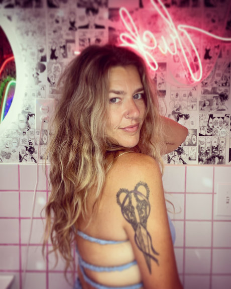 rhianon exklusive nette bild