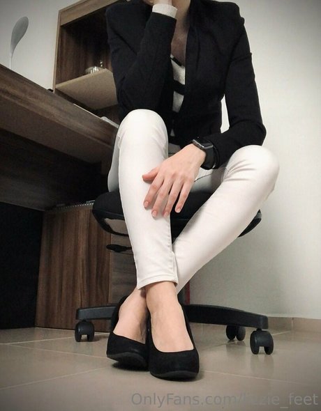 lizzie feet erotische hd bilder