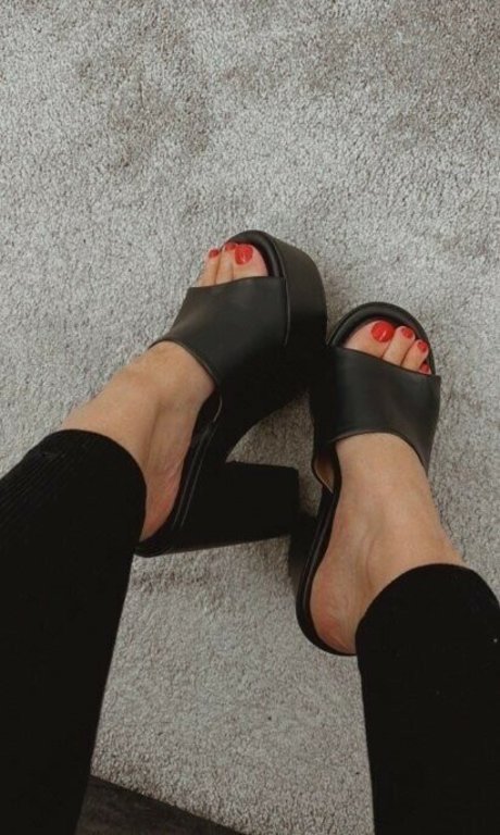 Kirsty Wells freie top archiv