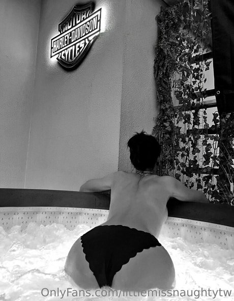 littlemissnaughtytw freie pornographische bild