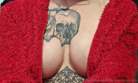 littlemissnaughtytw erotische pornografische fotos