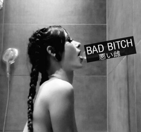 littlemissnaughtytw schauspielerin schöne bilder