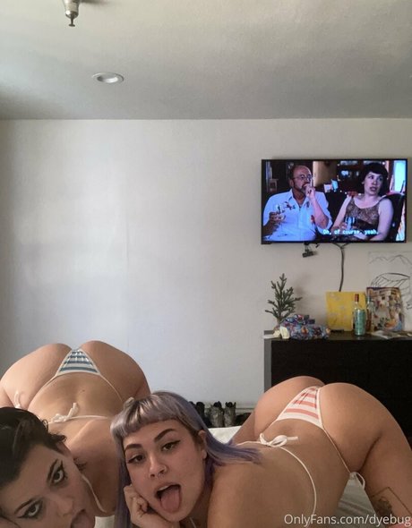 Dyebug nackt nette bild