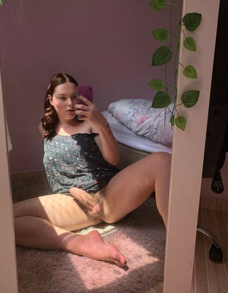 Ofelelia Scheider top hd foto