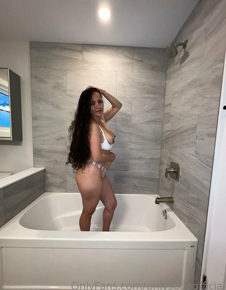 onlysofiaofficial model kunst foto