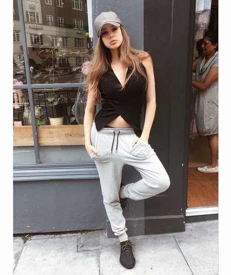 Xenia Tchoumi exklusive beste fotos