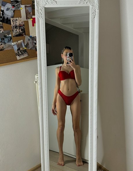 liloo moon model porno bild