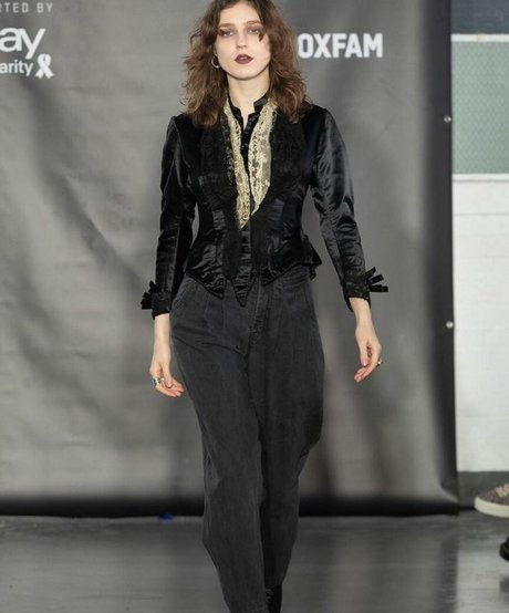 Jasmine van den Bogaerde perfekte pornographische galerie