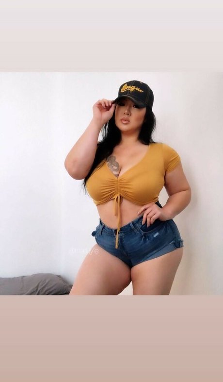 Lily Le schöne bilder