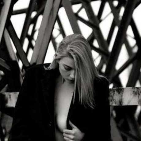 Laura La Rencia porno freie fotos