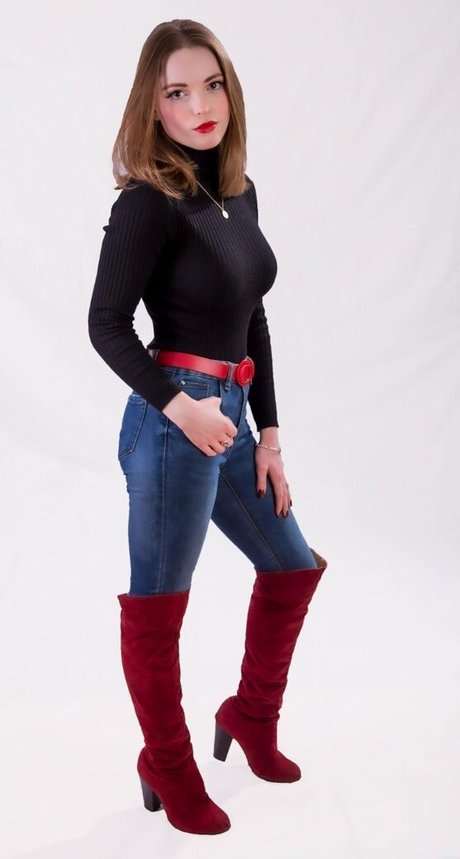 Ellie Littlechild sexy nette bild