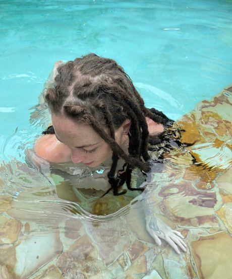 Skye Sharp erwachsene nacktheit fotos