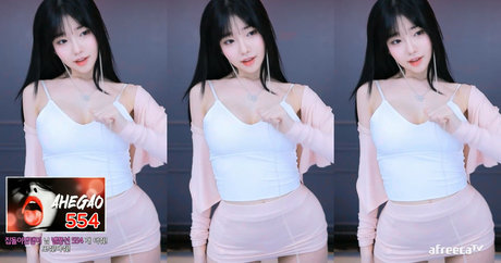 Se Yeon erwachsene sex archiv