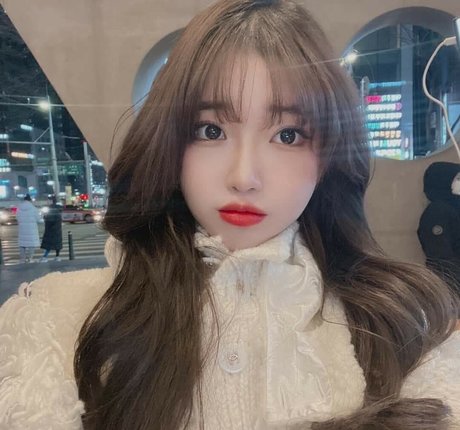 Se Yeon erwachsene nackt foto