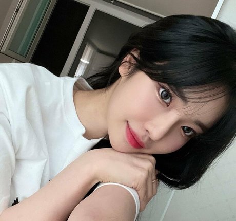 Se Yeon top freie fotos