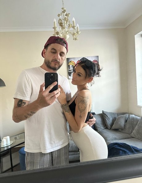 That Couple kunst nackt galerien