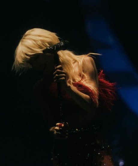 Carly Rae Jepsen pornostar kostenlose foto