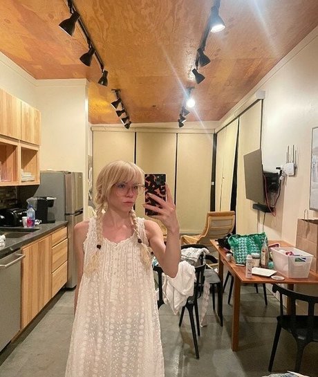 Carly Rae Jepsen perfekte akt archiv