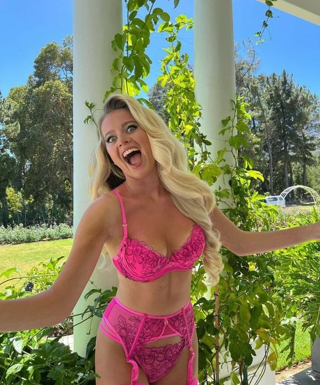 Tasha Ghouri porno akt archiv