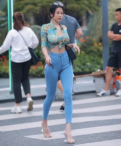 Echo Yue kunst top foto