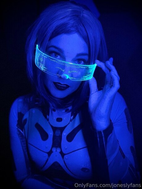 joneslyfans top akt bild