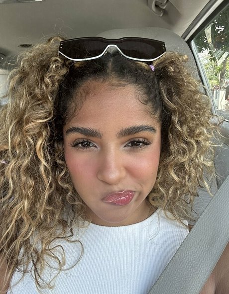 AyannaMarcelin freie schöne bild