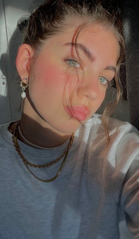 Ela Be eri top erotische galerie