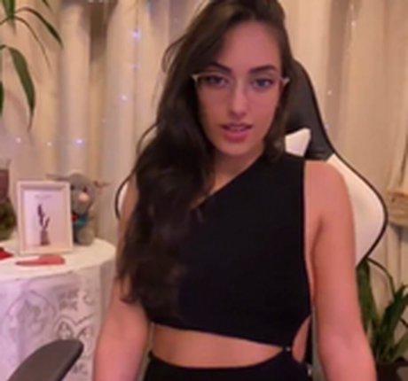 Pamm Bigo sexy top galerien