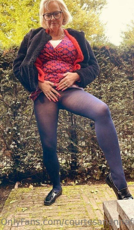 courtesanannafree hübsche perfekte galerie