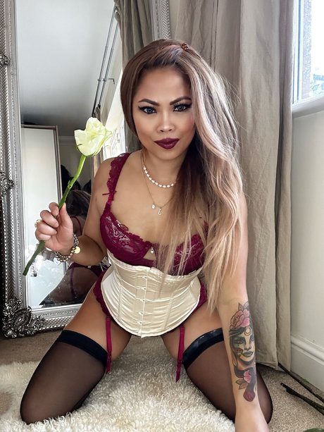 LadyAi model pornografische galerien