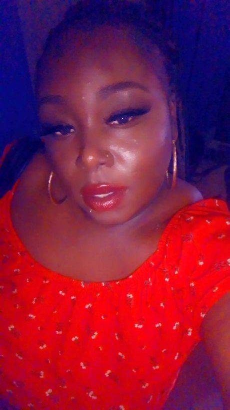 Kiki Kotton porno nackt fotos