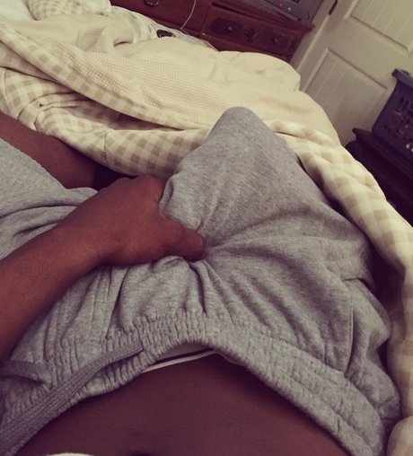 DingDong Black heiße nackt fotos