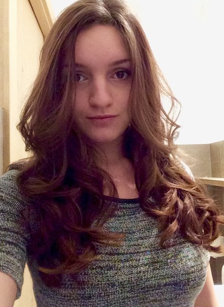 Luzifer schauspielerin perfekte bild