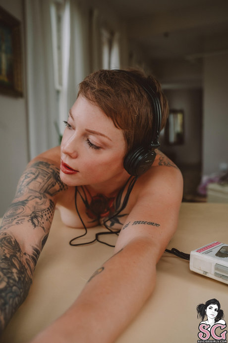 Aadie Lee porno sexy bild