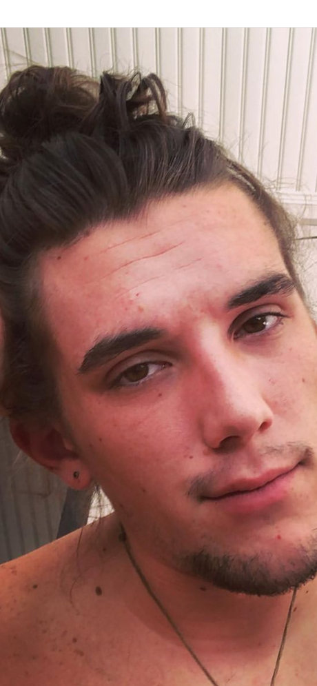 Cade Weeks hd top fotos