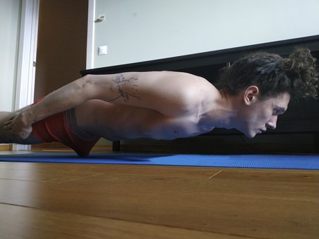 Denya model pornografische galerien