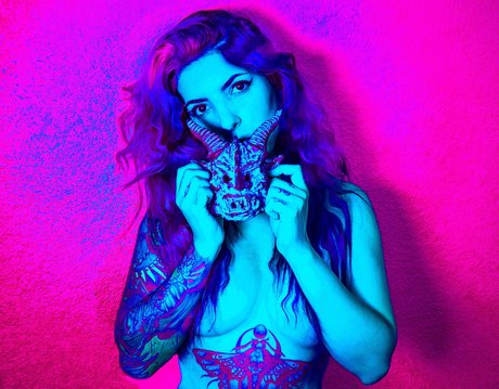 Qatrina erwachsene kunst foto