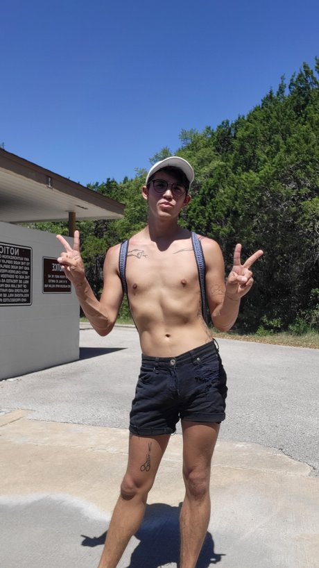 Tattooed Twink nackt kostenlose bilder