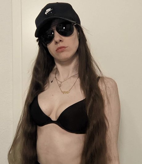 Thora kunst nackten bilder