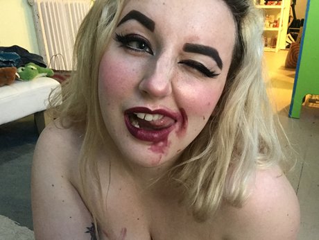 K Babe pornostar nackt fotos