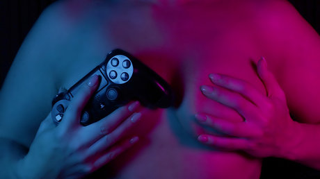 The Gaming Vixxen kostenlose pornographische archiv
